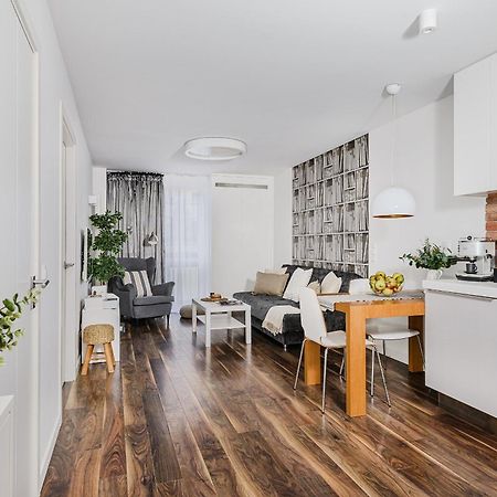 Grzybowska P&O Serviced Apartments Warszawa Eksteriør bilde